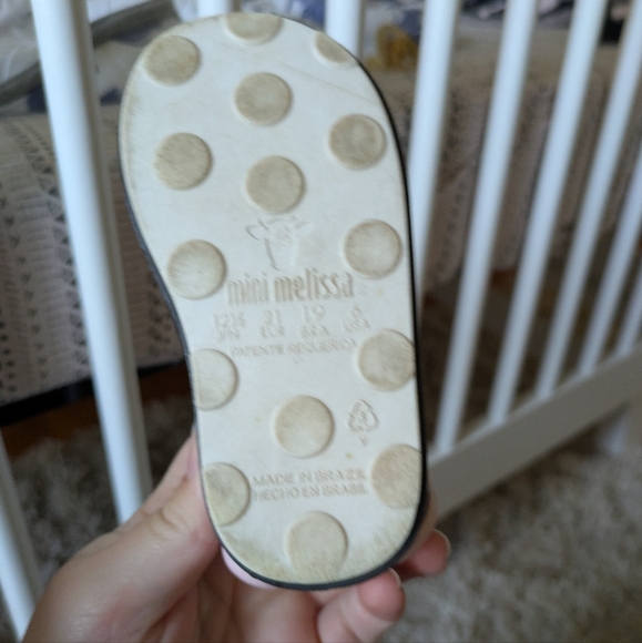 Mini Melissa Toddler Girls Bundle HELLO KITTY Sneakers + Mary Jane's Bow Size 6 - Picture 7 of 8